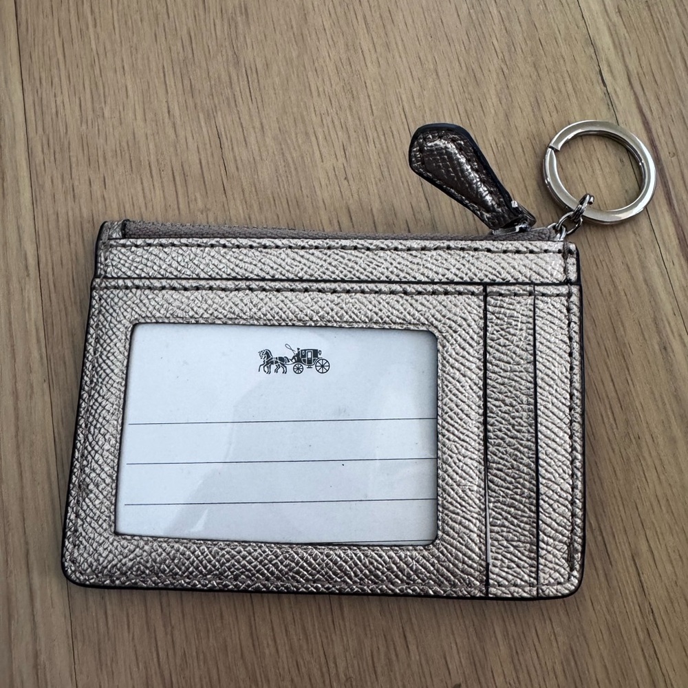 NWT: Coach Metallic Champagne Leather Zip Card Case with Keyring - Picture 7 of 7